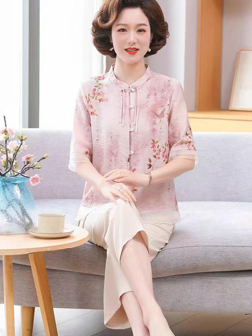 ❤️母亲节钜惠【伊泺杉新中式印花妈妈套装】泼墨印染国风图案🥰淡雅有韵味，专属妈妈的国风套装👏面料轻薄凉爽，款型时尚洋气☀️无论做工还是款式，通通满意👍国风繁花印花精致大气，妈妈穿了年轻10岁  商品图0