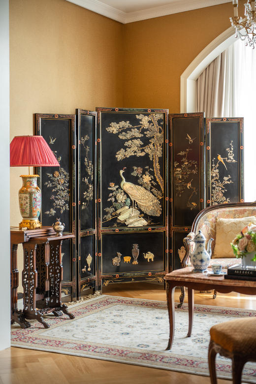 独角鹿西洋古董20世纪中国出品硬石镶嵌孔雀牡丹主题五曲屏风 商品图0