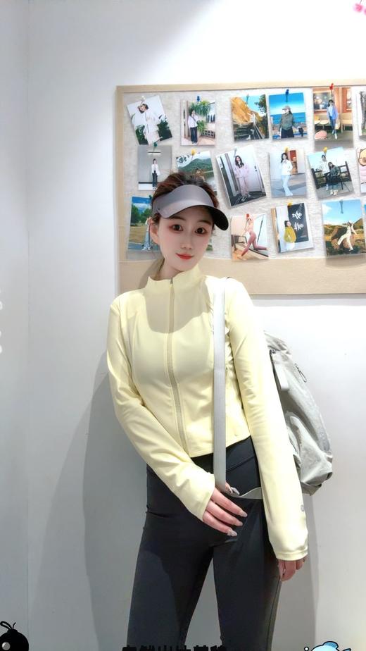 4楼MOLYVIVI小蛮腰修身外套 款货号：MLLP96055吊牌价258 折后206 商品图2