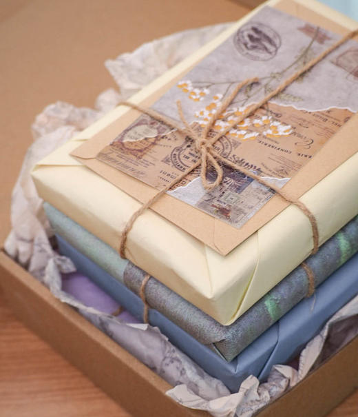 【手工包装预售】广西师大社月阅书礼盲盒 （精选好书+精品文创+手写寄语+藏书票+手工复古包装） 商品图10