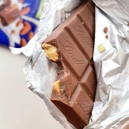 29.9💰2板，临期秒【Lindt瑞士莲经典排装巧克力】效期2026.8.6✅低糖低脂，抑制食欲   ✅入口即溶，口感细腻醇厚 商品图0