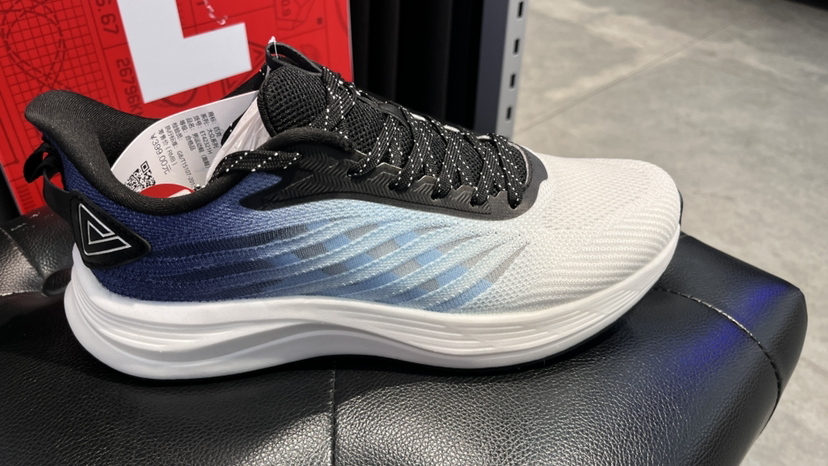 MJ/匹克男士夏款跑鞋ET43231H