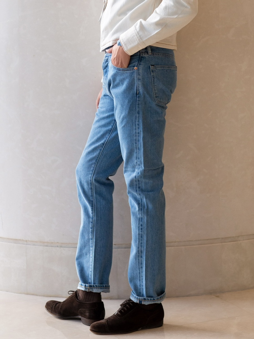 C.O.F Studio 浅蓝色水洗牛仔裤 特价