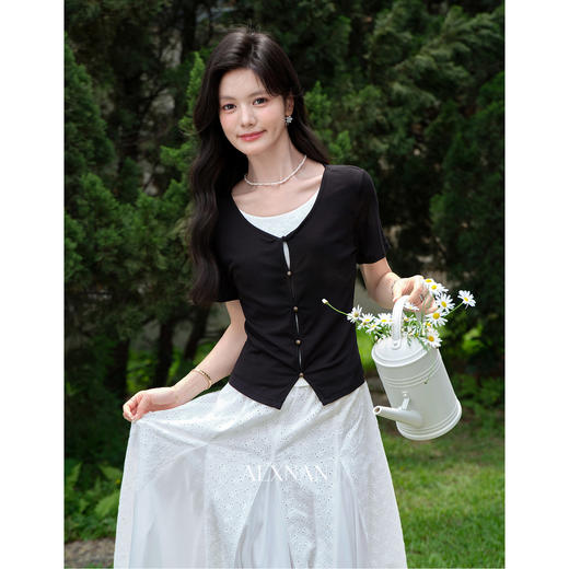 鹿向南【0417/20:00新品前1小时7折限量100件】设计感黑色T恤女 商品图1