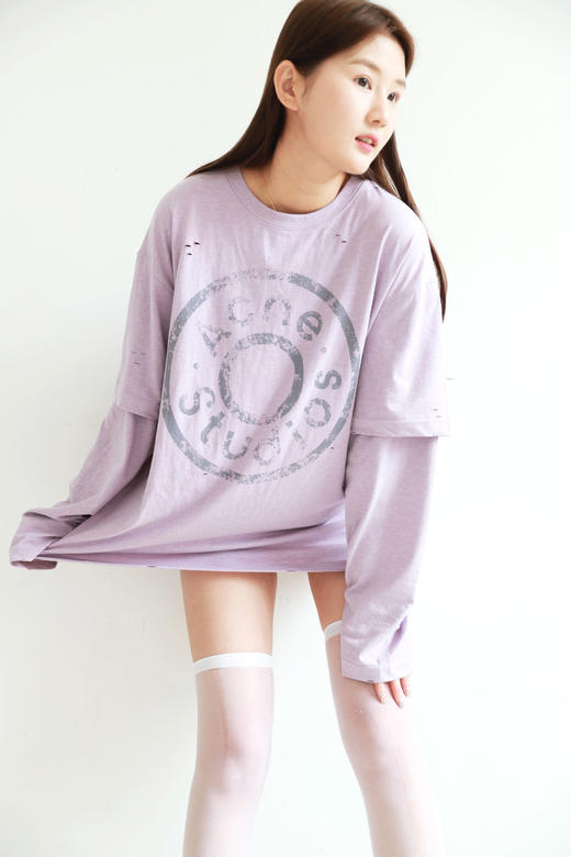 紫霞仙子tee，做旧复古长袖。假两件圆领正肩破洞字母上衣E041660 商品图0