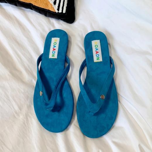 🔆极简又有设计感的款式🎨【调色盘翻毛皮人字拖】完全不挑穿搭～随穿随走💨显白显腿细✅整个鞋身做了细腻的翻毛绒 软软的chao好穿！ 商品图3