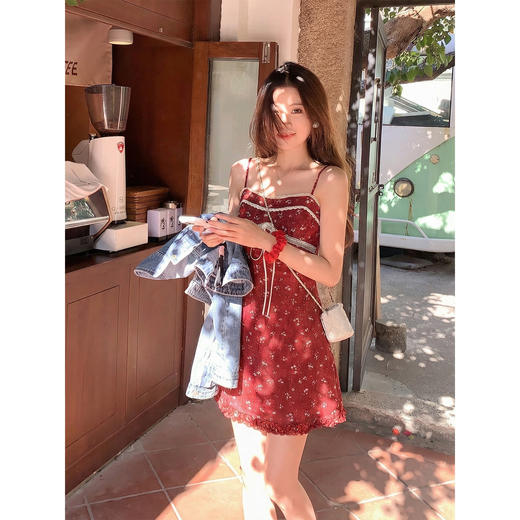 <曾小咸推荐>4.17现货秒杀 ！微信超特价！韩系碎花吊带连衣裙 日常199.99 立减110 秒杀89.99！！ 商品图2