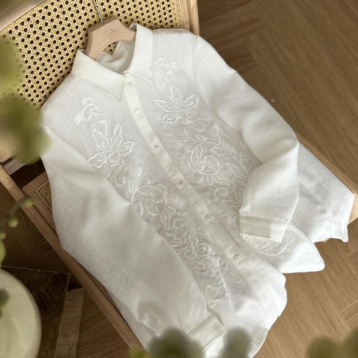 Five-apc重工刺绣亚麻棉白衬衫 | 穿出自由恣意腔调，万针浮雕刺绣，低调中透着华丽感 商品图5