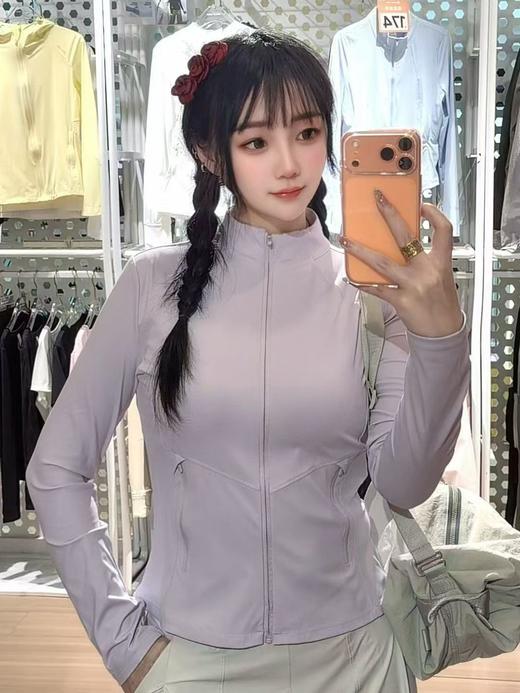 4楼MOLYVIVI立裁修身外套 款货号：MLLP96054 吊牌价268 折后214 商品图0