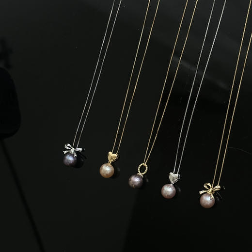 混彩淡水珍珠小吊坠集锦 9-10mm 正圆 细微微瑕 轻微生长痕迹 商品图0