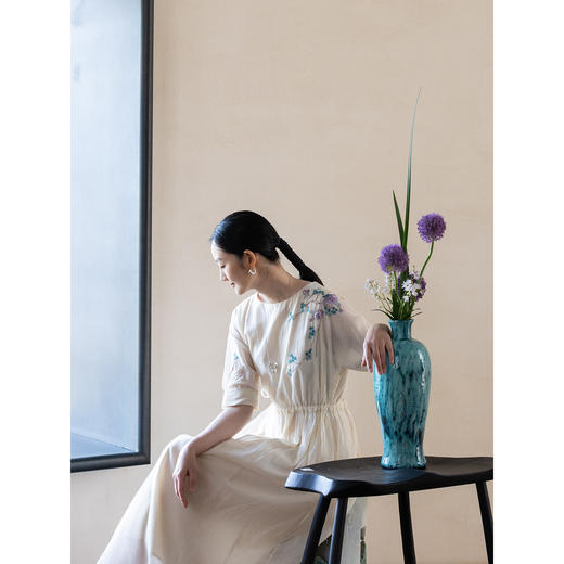 牧衣游原创 丝棉手工刺绣连衣裙女轻薄炒色宽松圆领文艺长裙 流夏 商品图2