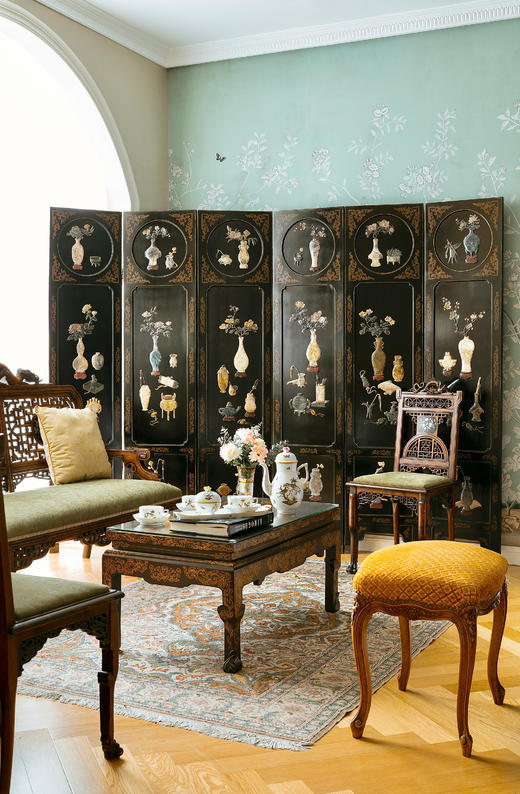 独角鹿西洋古董20世纪初期中国出品「清供博古」主题黑地漆木描金装饰硬石镶嵌双面六曲屏风 商品图0