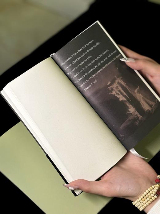 【文创新品】汉娜·阿伦特“黑暗中的启明”笔记本  阅见文创  礼物 送礼 阅读搭子 商品图9