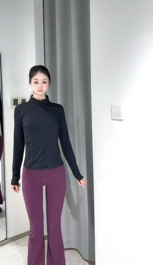 4楼MOLYVIVI立裁修身外套 款货号：MLLP96054 吊牌价268 折后214 商品图1