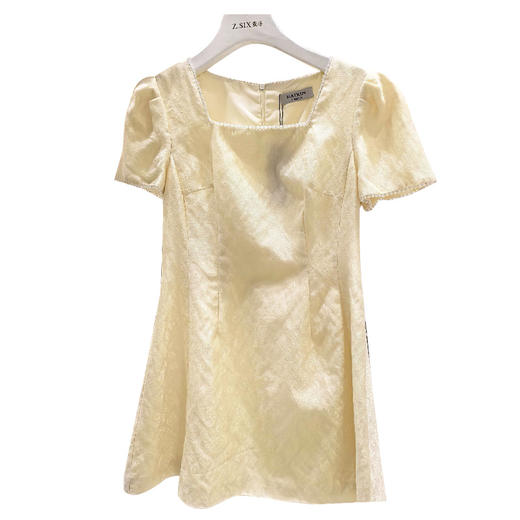 麦寻浅黄短款连衣裙QLSFS10A 商品图0