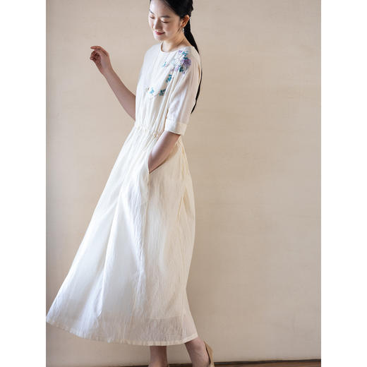 牧衣游原创 丝棉手工刺绣连衣裙女轻薄炒色宽松圆领文艺长裙 流夏 商品图3
