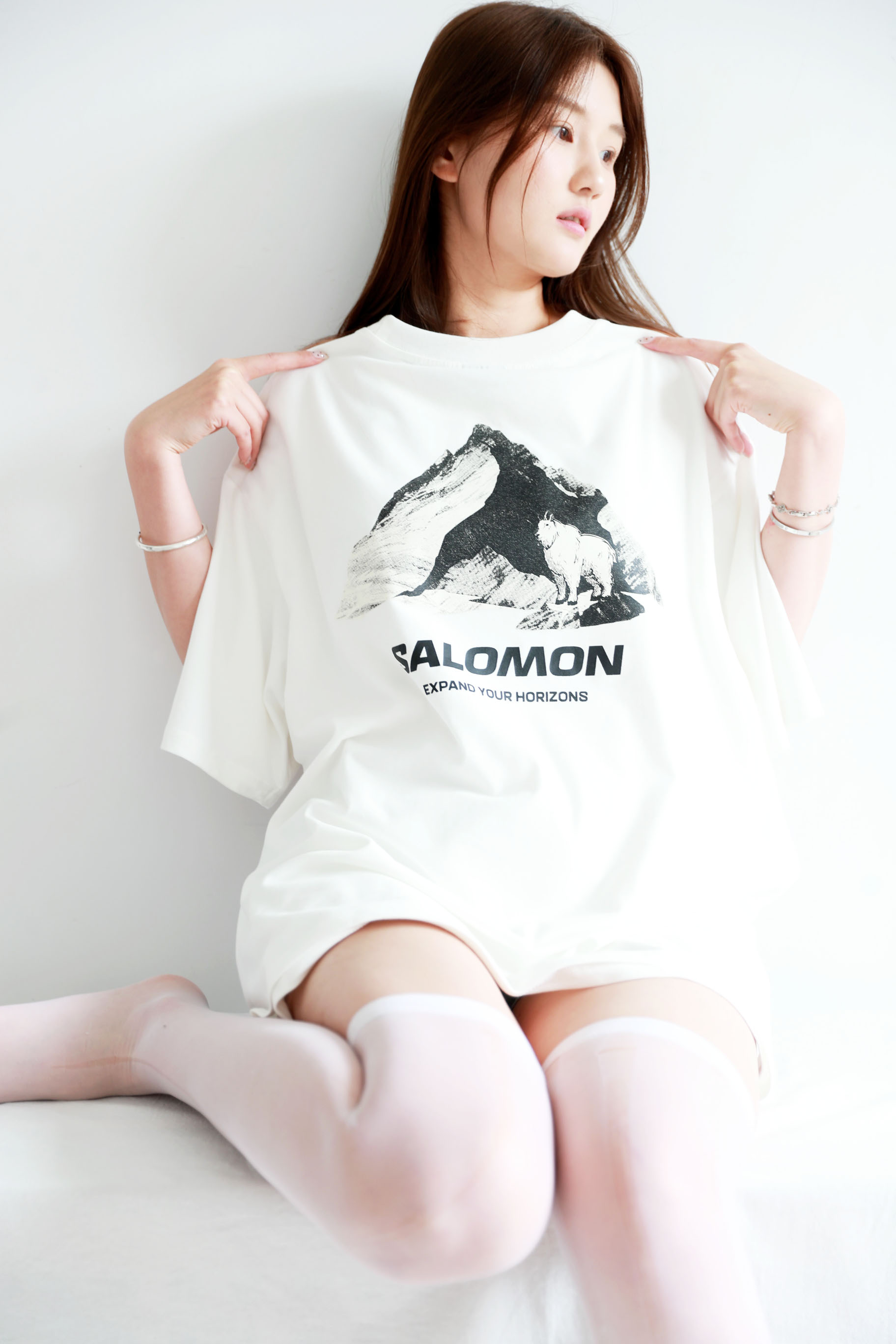 背后山系印花tee，户外工装风格。情侣大印花圆领纯色t恤E041686