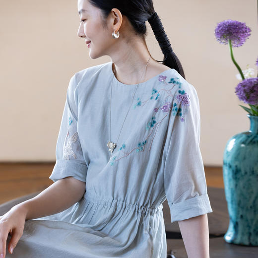 牧衣游原创 丝棉手工刺绣连衣裙女轻薄炒色宽松圆领文艺长裙 流夏 商品图0