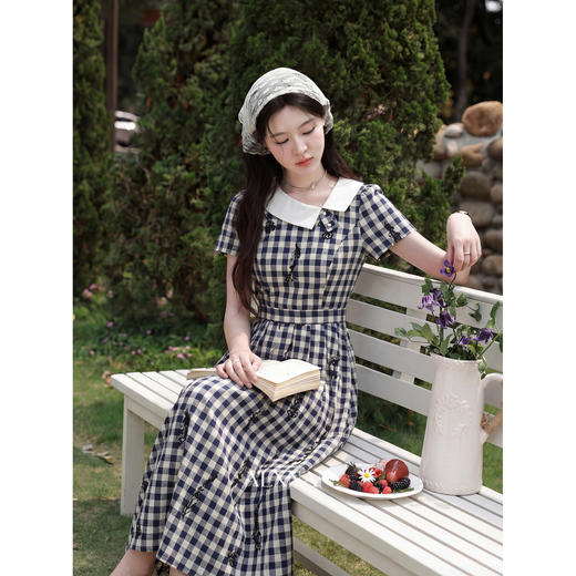 鹿向南「海盐溪上」法式复古蓝色格子连衣裙女夏季新款学院风长裙 商品图4