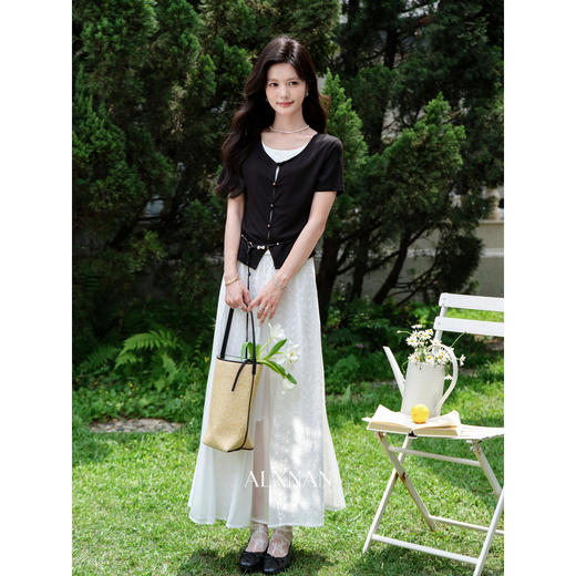 鹿向南【0417/20:00新品前1小时7折限量100件】设计感黑色T恤女 商品图2