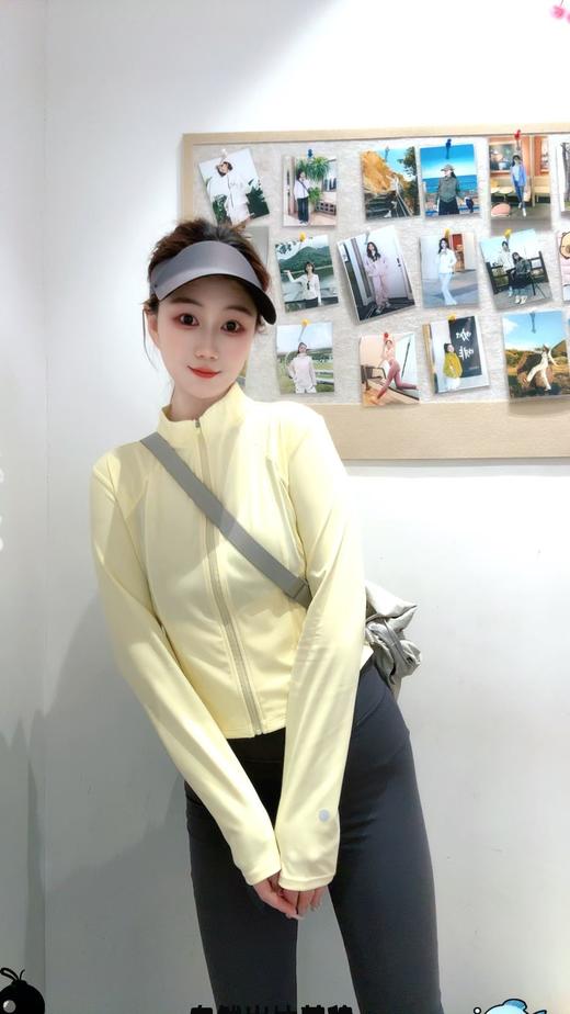 4楼MOLYVIVI小蛮腰修身外套 款货号：MLLP96055吊牌价258 折后206 商品图3