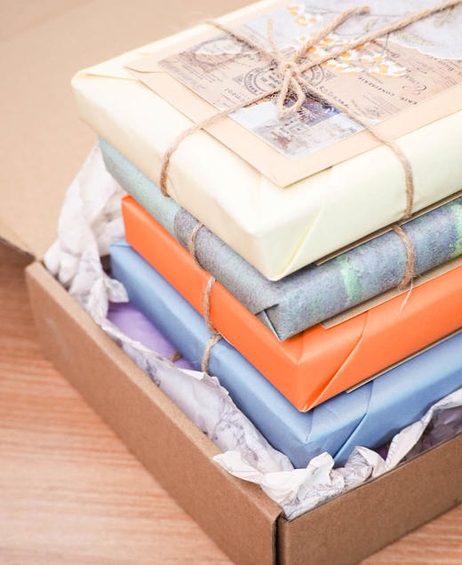 【手工包装预售】广西师大社月阅书礼盲盒 （精选好书+精品文创+手写寄语+藏书票+手工复古包装） 商品图9