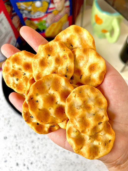 破价全网❗多送2袋李诞推荐零食❗29.9抢7袋【红谷林石烤花椒小石子饼】❗❗好吃哭了😭横扫面食届一切零食‼️ 🔴官店单袋就要12.8元💰今日活动29.9元5袋还送2袋空空脆苏打小饼干 商品图2