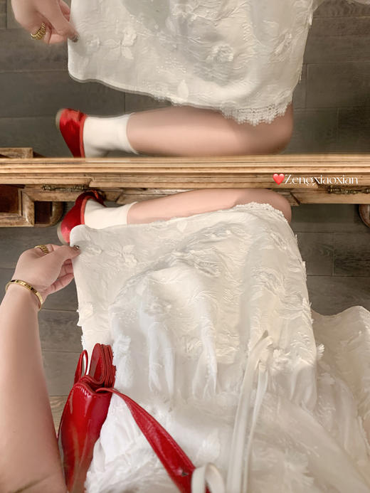 <曾小咸推荐>4.19现货秒杀 ！微信超特价！韩系蕾丝花边吊带连衣裙 日常249.99 立减140 秒杀109.99！！ 商品图12