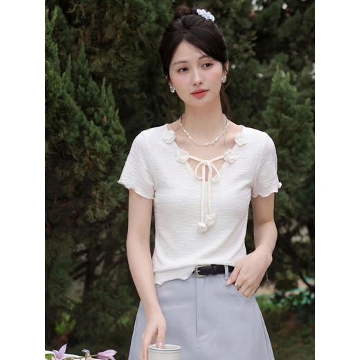 鹿向南「云间浅梦」米白色T恤女夏季新款法式洋气设计感短袖上衣 商品图0