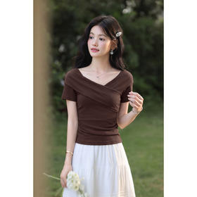 鹿向南「莱赛尔」气质咖色T恤女夏新款小资独特修身显瘦短袖上衣