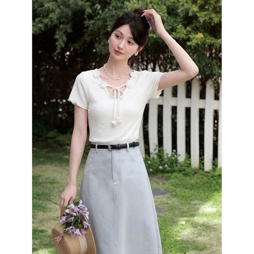 鹿向南「云间浅梦」米白色T恤女夏季新款法式洋气设计感短袖上衣 商品图4