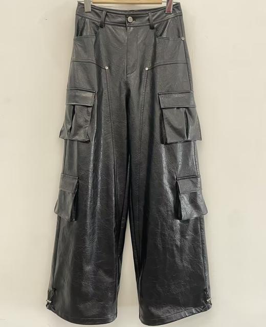 Z1 纽扣腰多袋亮面皮工装裤40915（黑） 冬季 244010520321 商品图0