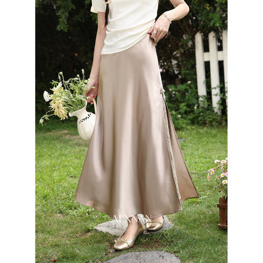 鹿向南「月光竹笺」高级感香槟色半身裙女夏新款开叉蕾丝显瘦长裙 商品图3