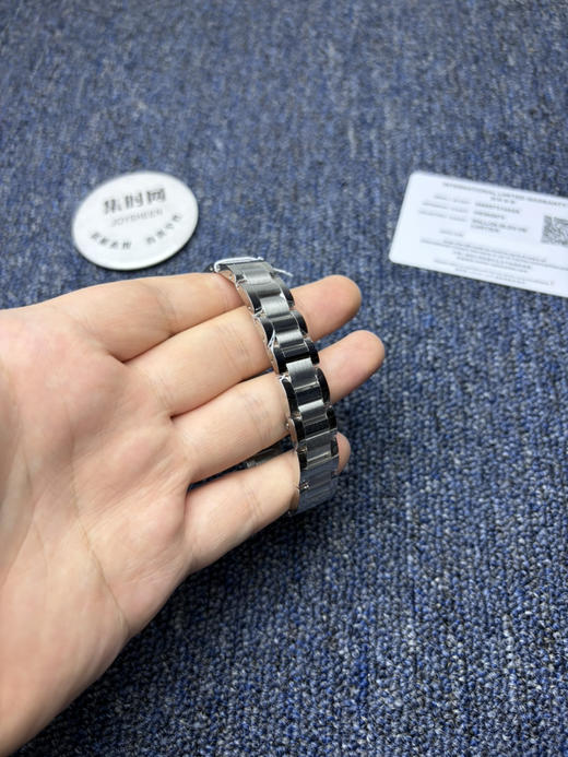 AF卡地亚蓝气球系列 小号28mm 钻刻面 女士腕表 商品图6