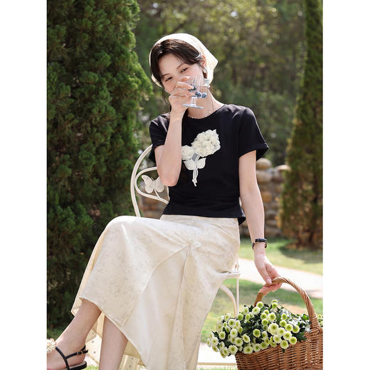 鹿向南「蝶落白纱」新中式杏色印花半身裙女夏季新款气质A字长裙 商品图1