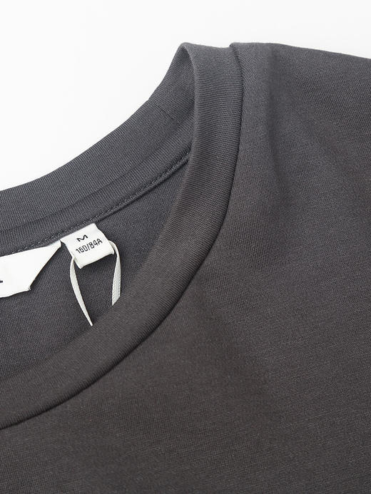 简约百搭黑色假两件连衣裙 收腰显瘦设计感圆领刺绣标休闲中长裙 商品图2