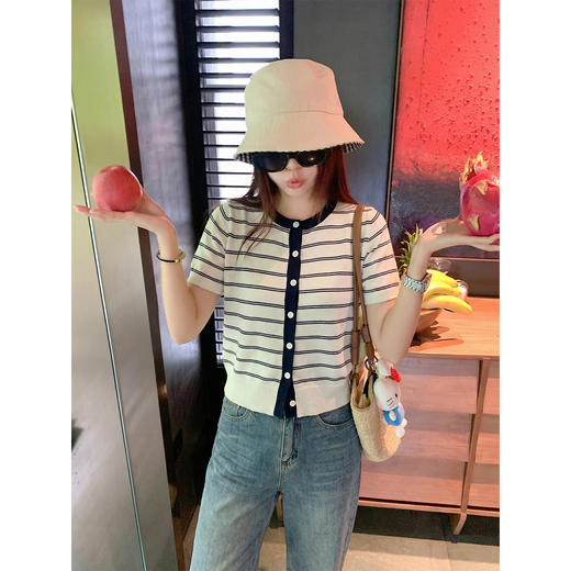 <曾小咸推荐>4.18现货秒杀 ！微信超特价！韩系2色条纹针织短袖开衫 日常129.99 立减70 秒杀59.99！！ 商品图4