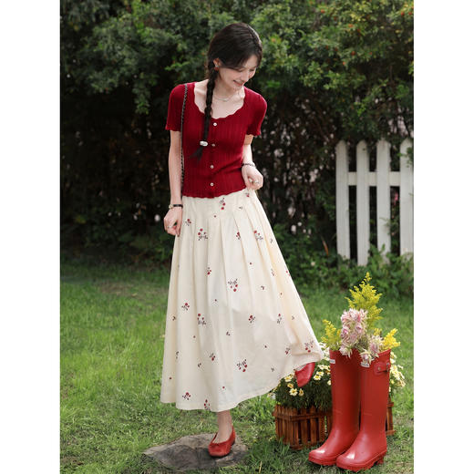 鹿向南「春野漫歌」温柔风碎花杏色半身裙女夏季新款百搭A字长裙 商品图2