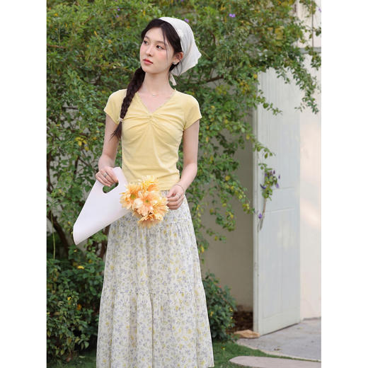 鹿向南「芒芒冰沙」黄色T恤碎花半身裙两件套女夏新款超好看套装 商品图0
