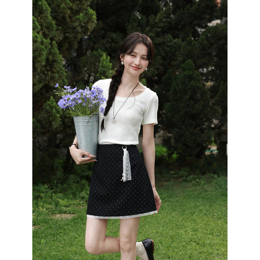 鹿向南「锦衣织夏」简约百搭U领白色T恤女夏新款正肩修身短袖上衣 商品图1