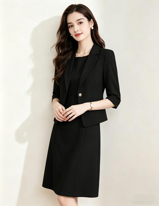 「下单赠送两款胸针」(限时福利)洛诗琳新款通勤七分袖西装外套+无袖直筒连衣裙两件套 99056 (下单7天左右发) 商品图4
