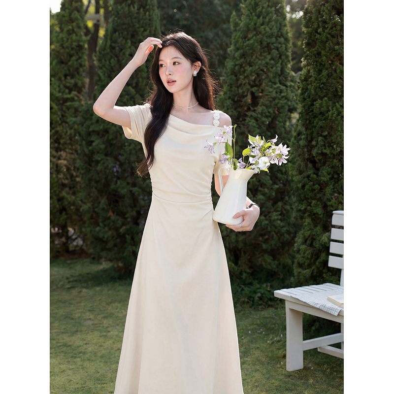 鹿向南【0423/20:00新品前1小时7折限量100件】杏色连衣裙