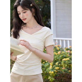 鹿向南「白茶清欢」法式小资米杏色短袖T恤女2026夏新款修身上衣
