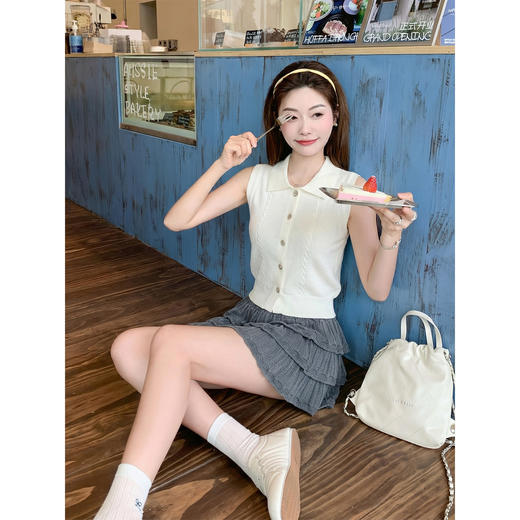 <曾小咸推荐>4.19现货秒杀 ！微信超特价！韩系翻领短款针织背心 日常159.99 立减90 秒杀69.99！！ 商品图4