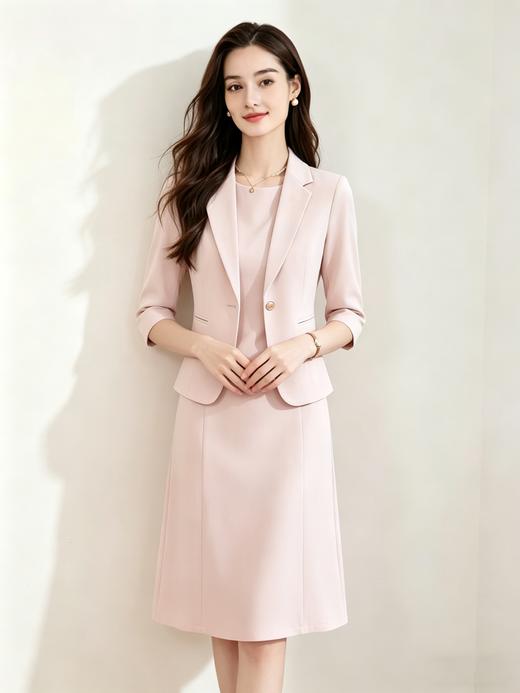 「下单赠送两款胸针」(限时福利)洛诗琳新款通勤七分袖西装外套+无袖直筒连衣裙两件套 99056 (下单7天左右发) 商品图0