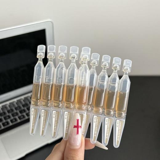 有效期至：26年10月21日 本命次抛修护届卷王❗️天地慈御颜多效修护精华液 质地既清爽好吸收 又足够保湿滋润 日常修护精华 do脸后局部厚敷皆可 坚持使用,有效维稳! 商品图5