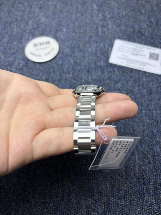 AF卡地亚蓝气球系列 小号28mm 钻刻面 女士腕表 商品图9