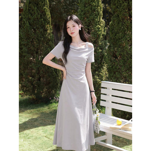 鹿向南【0423/20:00新品前1小时7折限量100件】杏色连衣裙 商品图4