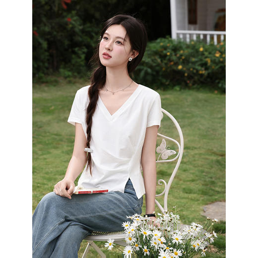 鹿向南「云白轻叙」白色V领短袖T恤夏新款修身显瘦百搭气质上衣女 商品图4