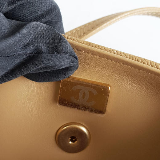 【全新】CHANEL香奈儿AS6143 B23483 U654826P奶茶色荔枝牛皮保龄球圆筒包单肩包腋下包女士080426TJ11 商品图6